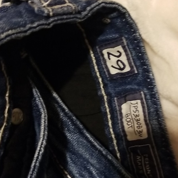 Beautiful Miss Me Jeans - Picture 3 of 3